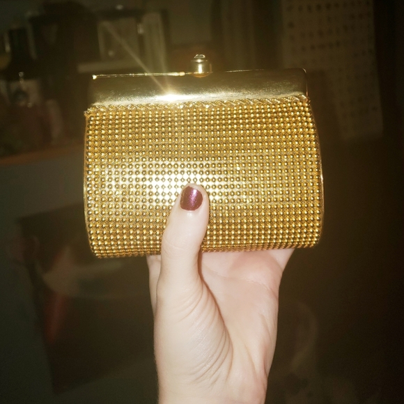 Mini Gold Purse - Picture 3 of 12